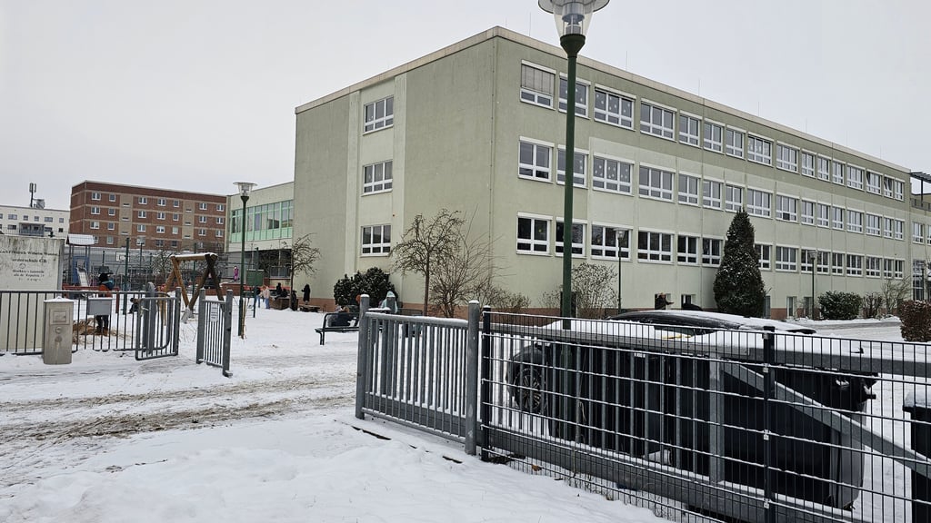 Am 9. Januar 2026 soll ein Schneesturm kommen. Die Schulen in Gardelegen (hier Karl-Friedrich Wilhelm Wander Förderschule) bereiten sich vor.
