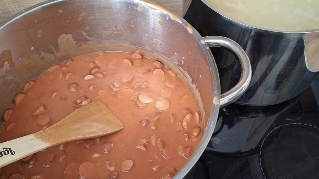 Für die Kita-Kinder gab es Nudeln mit Tomatensauce und Würstchen, organisiert von Lützens Bürgermeister Mirko Kother (Bürgerliste).