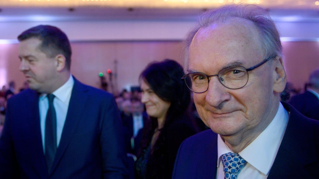 Der erste gemeinsame Auftritt nach dem Beben: Reiner Haseloff (rechts) und Sven Schulze am Donnerstagabend in Magdeburg.
