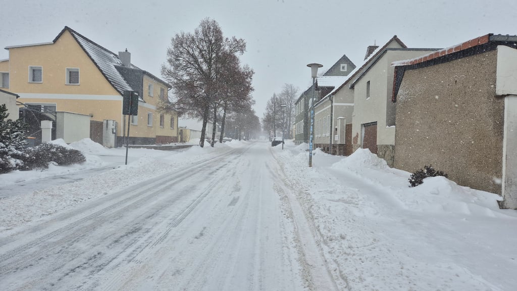 Auch in Osterweddingen ist der Schneesturm angekommen.
