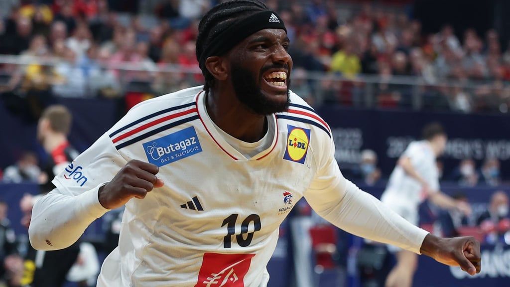 Der französische Handball-Nationalspieler Dika Mem spielt bald für Berlin. (Archivbild)