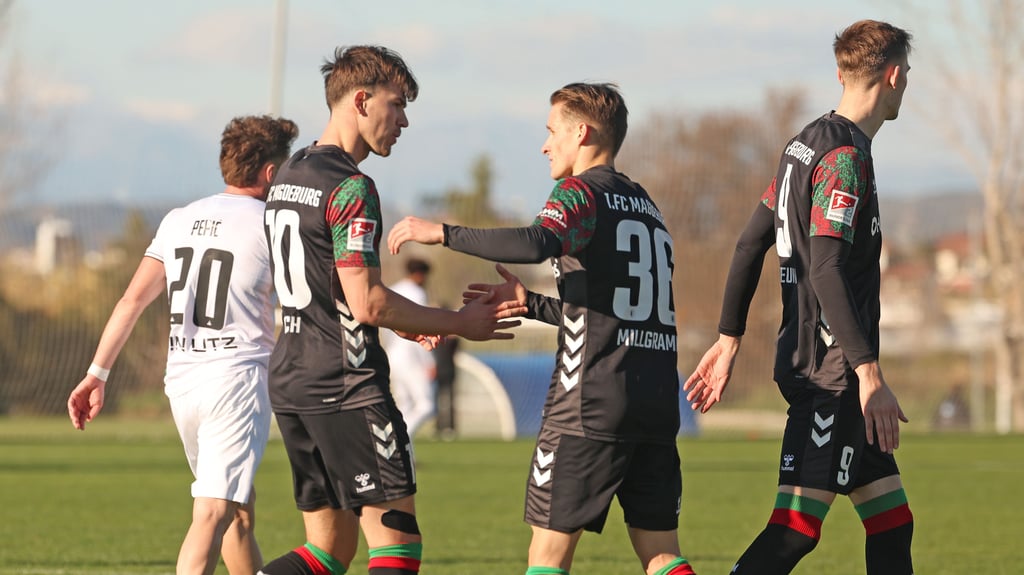 Der 1. FC Magdeburg hat im Trainingslager den SSV Ulm 1846 besiegt. Noah Pesch und Albert Millgramm schossen dabei jeweils ein Tor für den FCM.