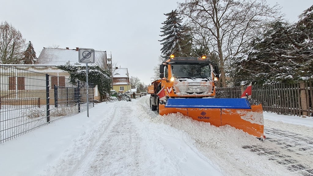 Schnee-Tief Elli hat in Sangerhausen für eine gut 20 Zentimeter hohe Schneedecke gesorgt.