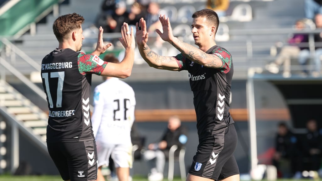 Alexander Nollenberger (links) schoss eines der leichteren Tore seiner Karriere beim 4:2-Sieg des 1. FC Magdeburg gegen den SSV Ulm.
