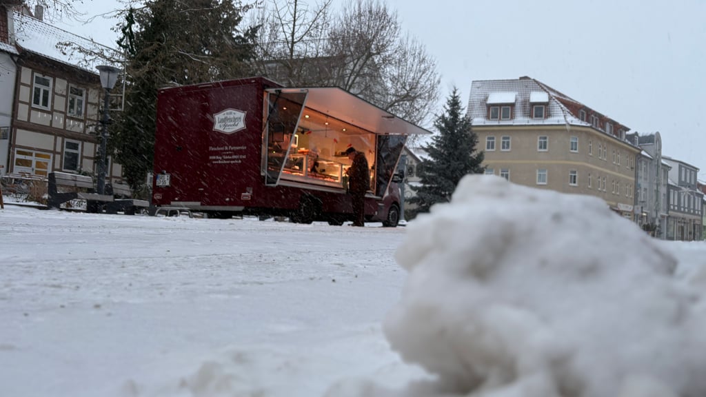 Der Wochenmarkt in Burg fällt heute dem Sturmtief "Elli" zum Opfer.