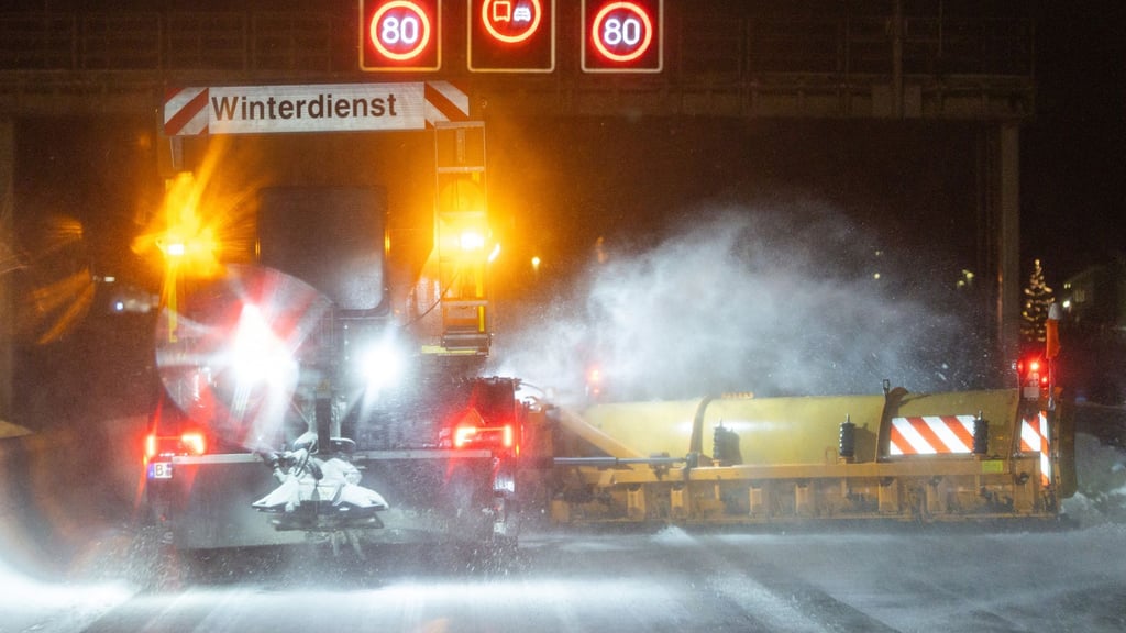 16 Unfälle auf Thüringens Autobahnen bei Schnee.