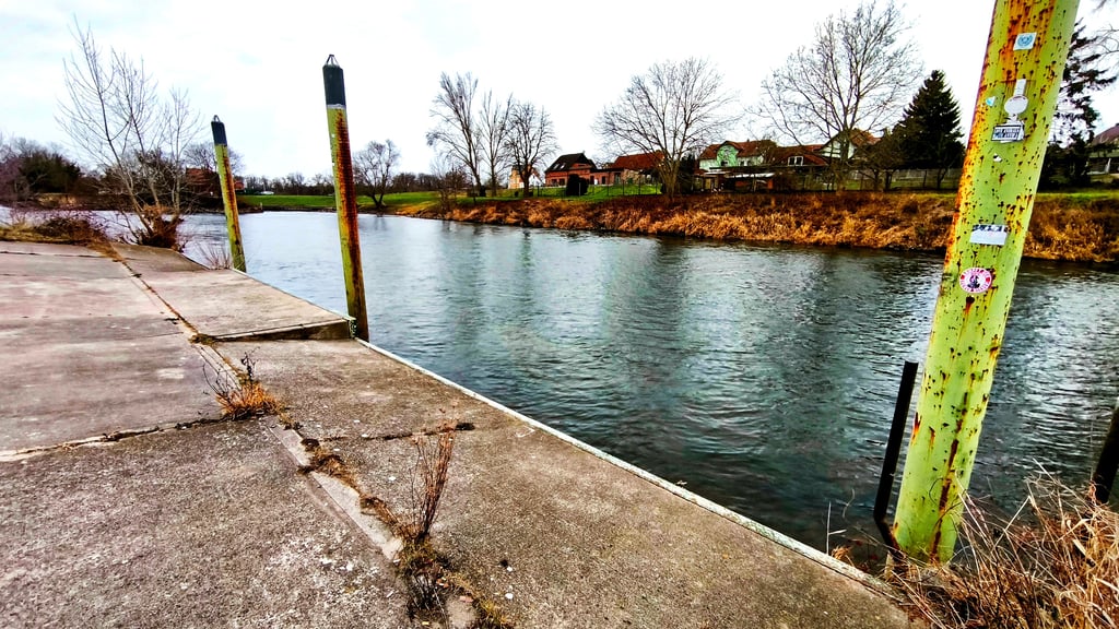An dieser Stelle könnte ein Schwimmsteg entstehen.