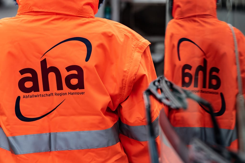 Wegen des Wintereinbruchs ändert sich die Abfallentsorgung in der Region Hannover. (Archivbild)