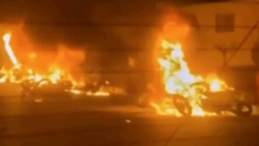 Die Proteste begannen Ende Dezember, ausgelöst durch eine massive Wirtschaftskrise und einen plötzlichen Absturz der iranischen Währung Rial.