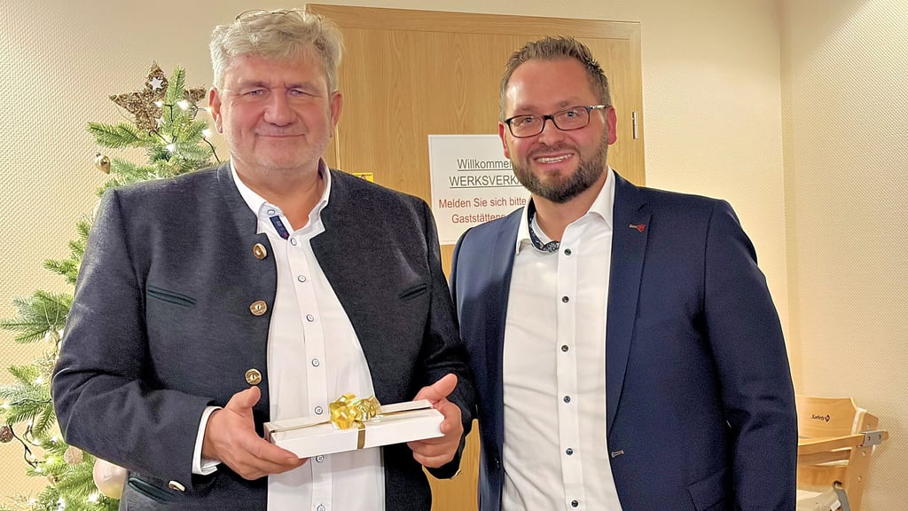 Michael Bügener hat den Staffelstab der Geschäftsführung der Fläminger Entenspezialitäten an Daniel Herrmann übergeben. 