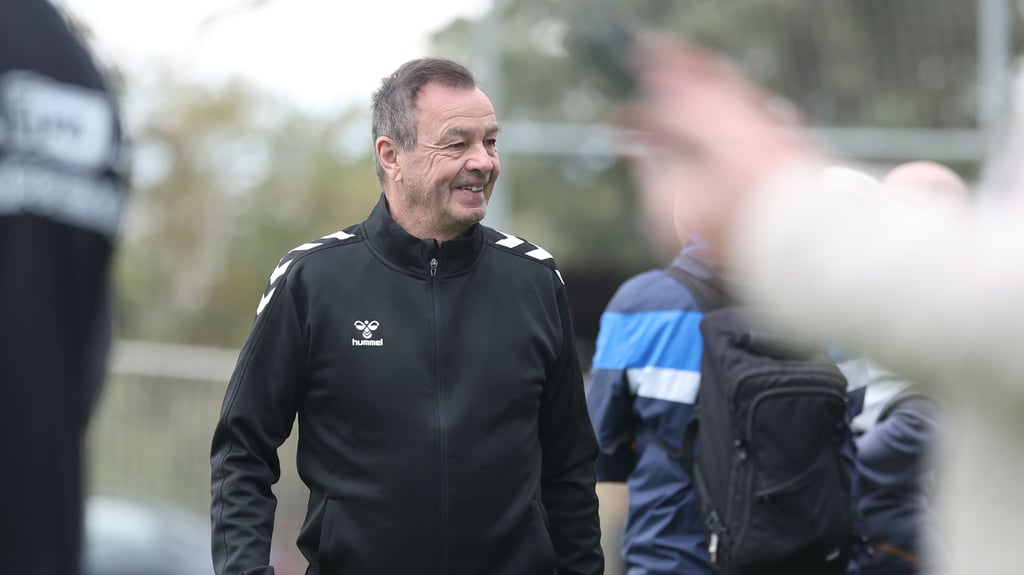 Zufrieden: FCM-Sportchef Otmar Schork sieht alle Positionen des 1. FC Magdeburg doppelt besetzt.