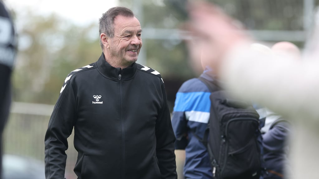 Zufrieden: FCM-Sportchef Otmar Schork sieht alle Positionen des 1. FC Magdeburg doppelt besetzt.