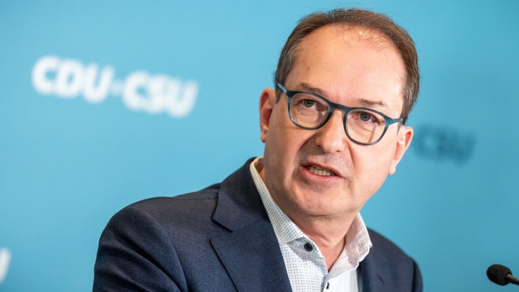 Bundesinnenminister Dobrindt: „Sicherheit hat oberste Priorität.“ (Archivbild)