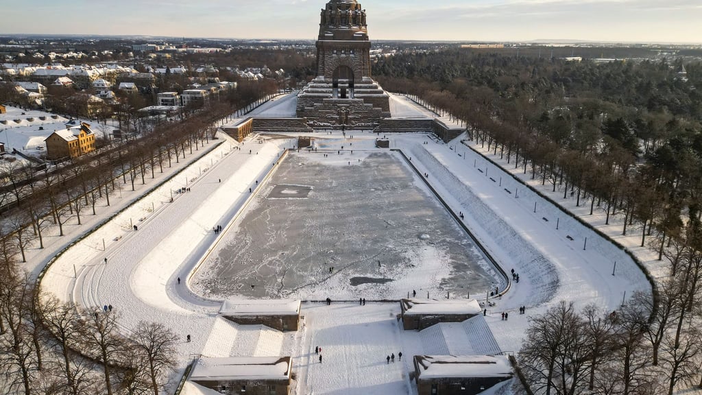 Eisige Nacht und hohe Glatteisgefahr in Sachsen.