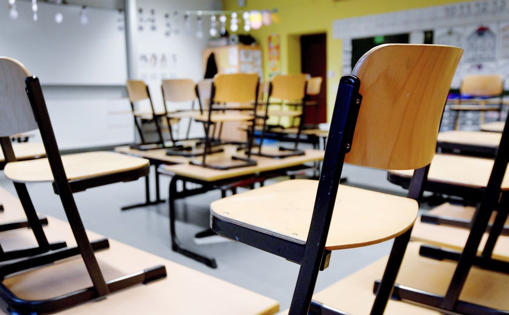 Wegen der Glatteisgefahr bleiben Schulen in NRW am Montag landesweit geschlossen. (Symbolbild)