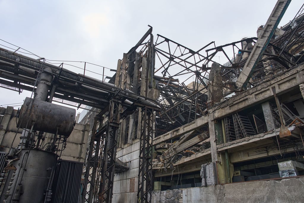 Immer wieder sind Kraftwerksanlagen in der Ukraine Ziel russischer Angriffe aus der Luft. (Archivbild)