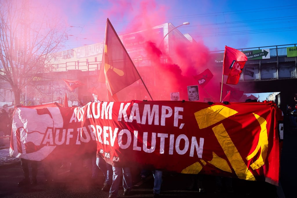 Tausende beteiligen sich an der Demonstration in Berlin.