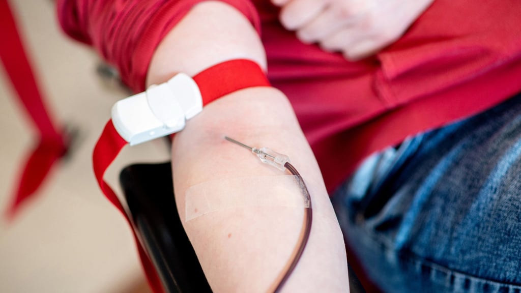 Winterwetter und Erkältungswelle führen zu Blut-Engpass am Uniklinikum Leipzig. (Symbolbild)