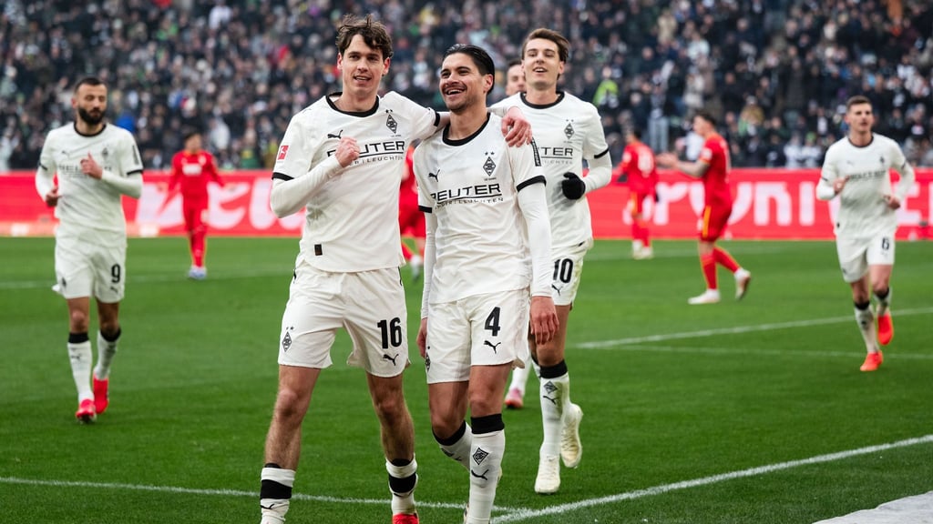 Sander und Diks freuen sich über die frühe Führung.