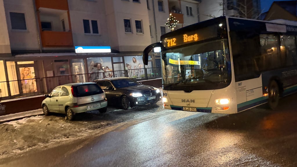 Schulbusse rollen am Montag, 12. Januar 2026, nicht im Jerichower Land. Diese Entscheidung ist erst spät getroffen worden. 