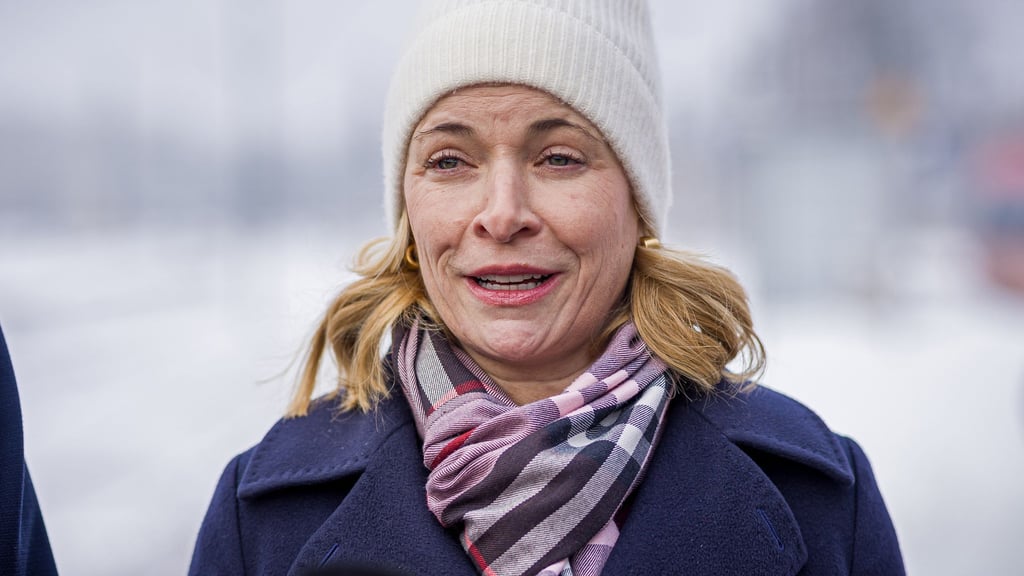 Nach zahlreichen Zugausfällen und Verspätungen läuft der Fernverkehr der Bahn langsam wieder an.