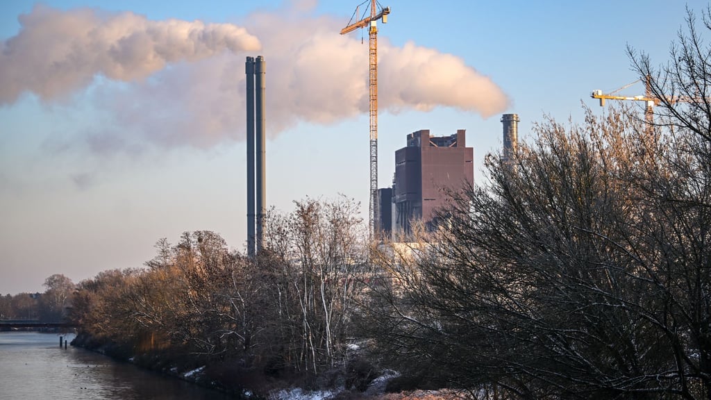 Eine so verzweigte und im gesamten Stadtgebiet sichtbare Infrastruktur sei nicht zu 100 Prozent schützbar, sagte der Geschäftsführer von Stromnetz Berlin, Erik Landeck, im Innenausschuss.