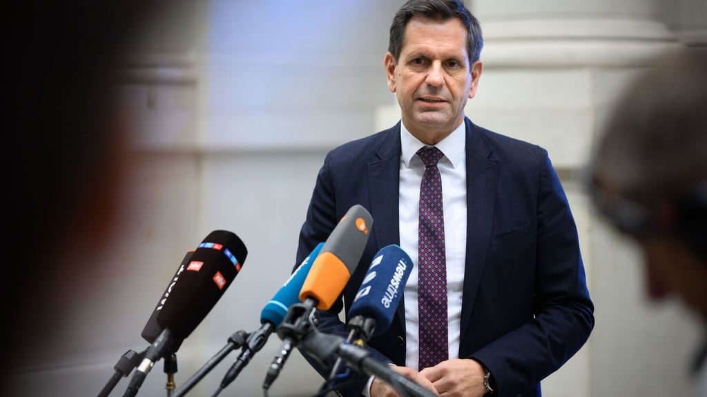 In diesem Jahr müsse die Wirtschaft wieder ins Zentrum politischer Debatten rücken, fordert Ministerpräsident Lies. (Archivbild)