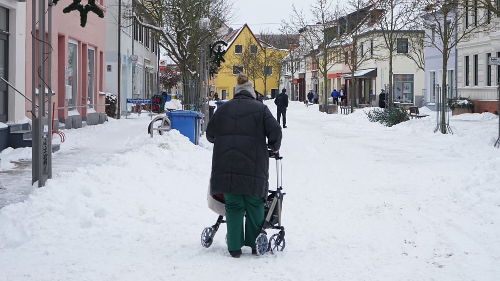 Für Menschen mit Gehhilfen war es schwer, die Wolmirstedter Fußgängerzone zu durchqueren.