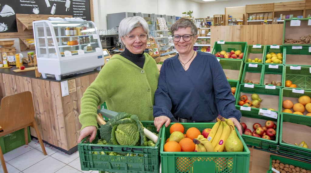 Gründerin und Inhaberin der Bibernelle  Heike Schrenner (rechts) und ihre Mitarbeiterin Bianka Rittel. 