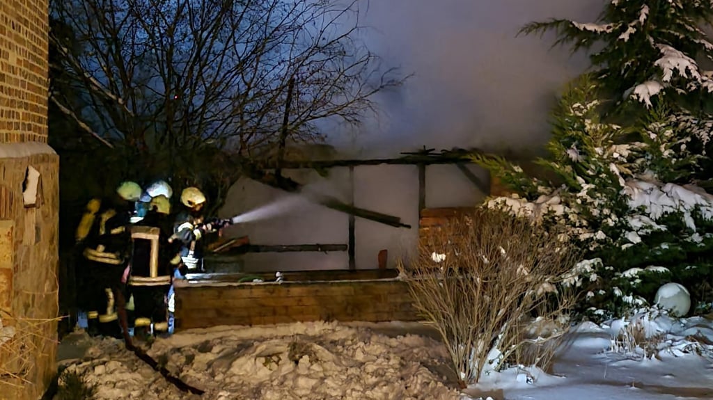 Am Samstagabend (10. Januar) brannte im Thalenser Ortsteil Weddersleben ein Hühnerstall nieder. Nun ist die Brandursache klar. Zudem vermelden die Besitzer ein überraschendes Happyend.