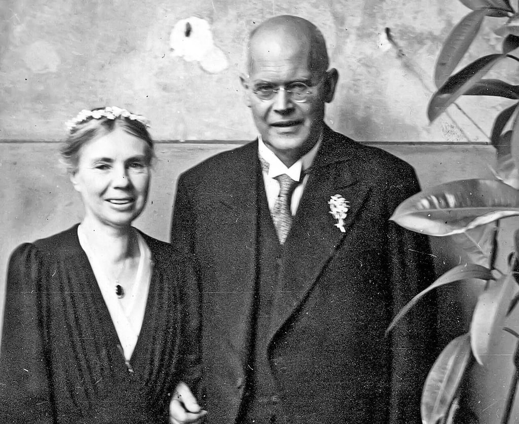 Das Bild zeigt Günther Dehn mit seiner Ehefrau Luise. Der Theologe wurde 1932 von der Universität Halle vertrieben, großen Anteil daran hatten auch völkische Studentenverbindungen. 