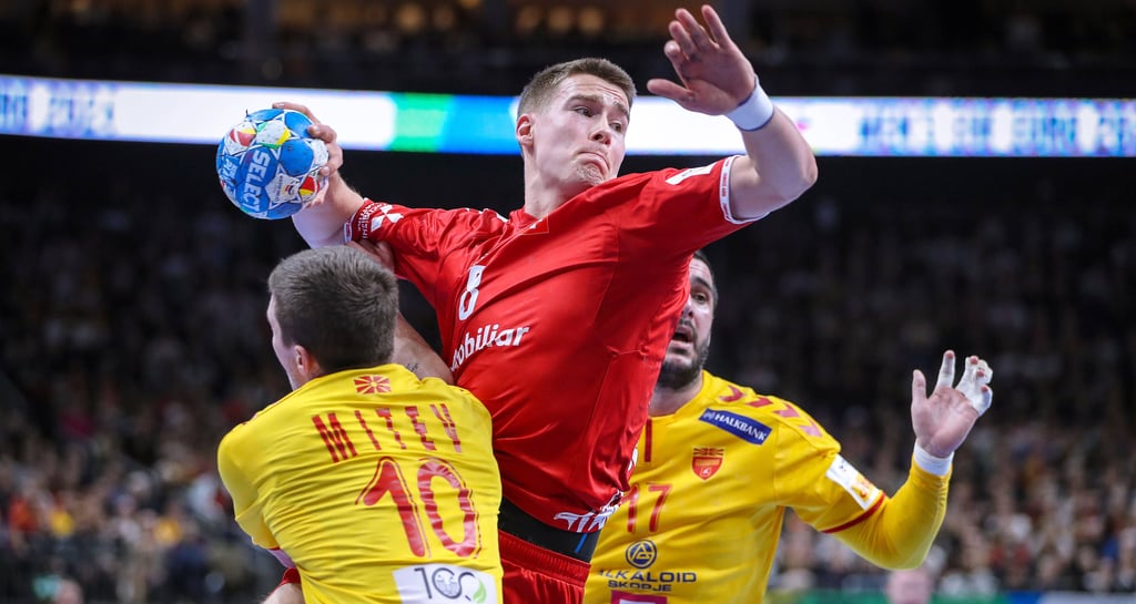 Bei der EM 2024 schieden Manuel Zehnder – hier gegen Nordmazedonien – und die Schweiz ohne Sieg nach der Vorrunde aus. Allerdings überraschten die Eidgenossen mit einem 26:26 gegen den späteren Europameister Frankreich.