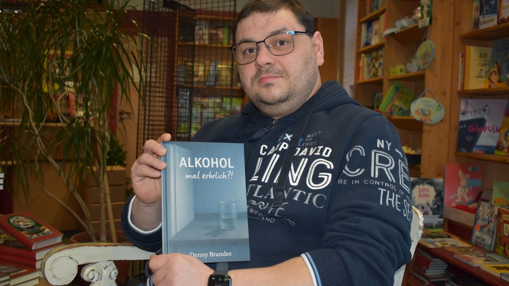 In seinem Buch beschreibt Denny Brandes sein Leben mit und ohne Alkohol. 