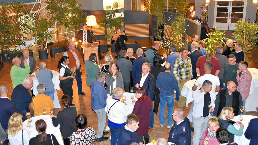 Etwa 130 Gäste aus Politik, Wirtschaft, Vereinen und Verwaltung waren der Einladung  zum traditionellen Osterfelder Neujahrsempfang gefolgt. 