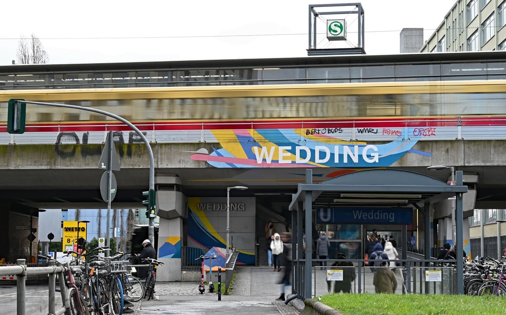Wegen mutmaßlicher Brandstiftung bleibt der S-Bahnhof Wedding voraussichtlich bis Anfang Februar vom Ringbahnverkehr getrennt. (Archivbild)