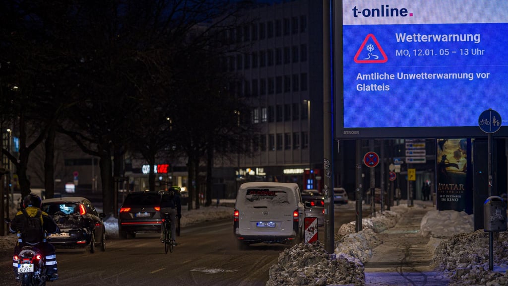 Der Deutsche Wetterdienst warnt am Morgen vor Glatteis.