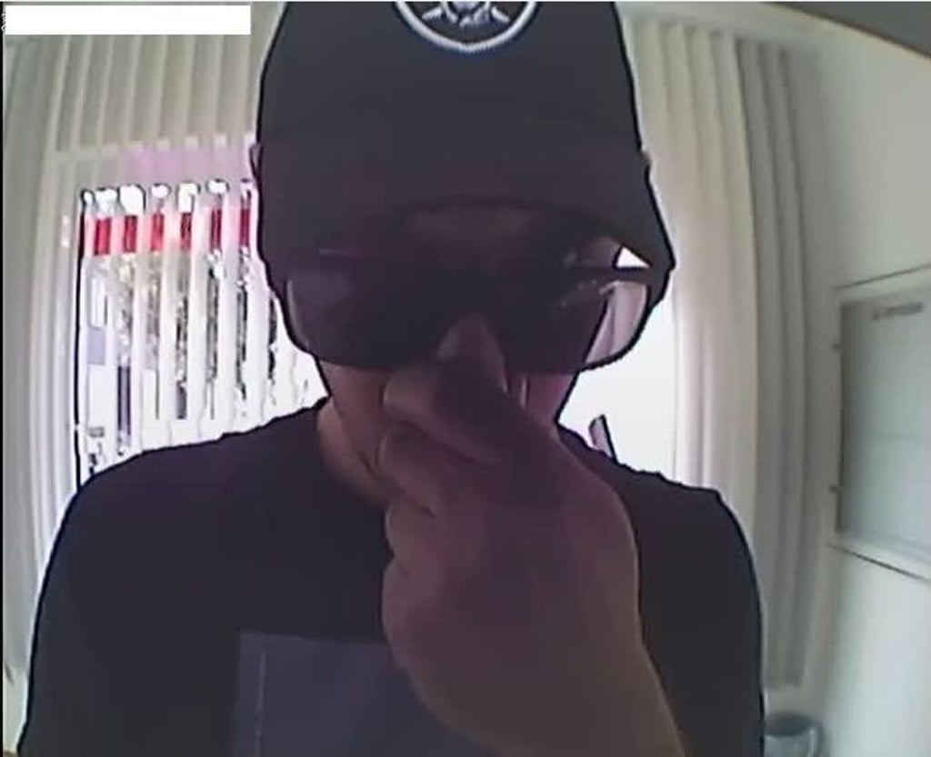 Mutmaßlicher Dieb gesucht: Wer kennt diesen Mann?