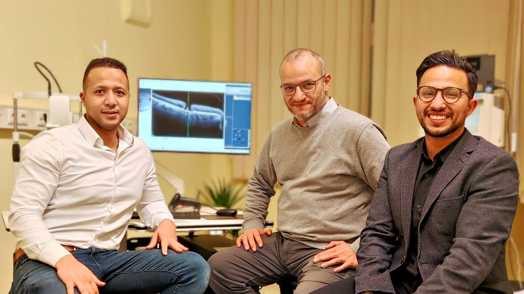 Sie gehören zum vierköpfigen Ärzteteam des Augenzentrums „Roya“ in Stendal (von links): Mohammed Nasr, Dr. Ahmed Samir Alfaar und Haytham Saleh.