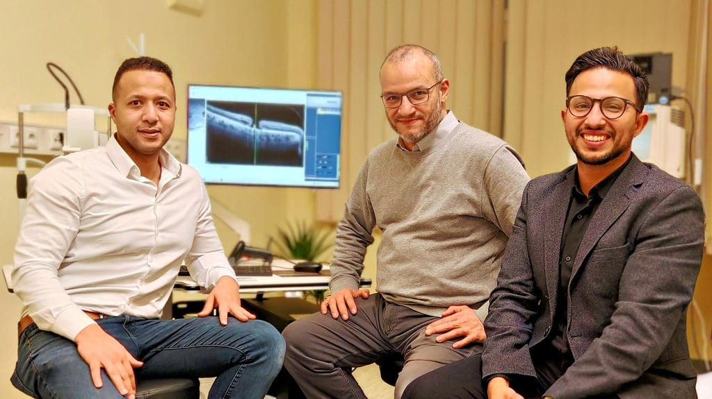 Sie gehören zum vierköpfigen Ärzteteam des Augenzentrums „Roya“ in Stendal (von links): Mohammed Nasr, Dr. Ahmed Samir Alfaar und Haytham Saleh.