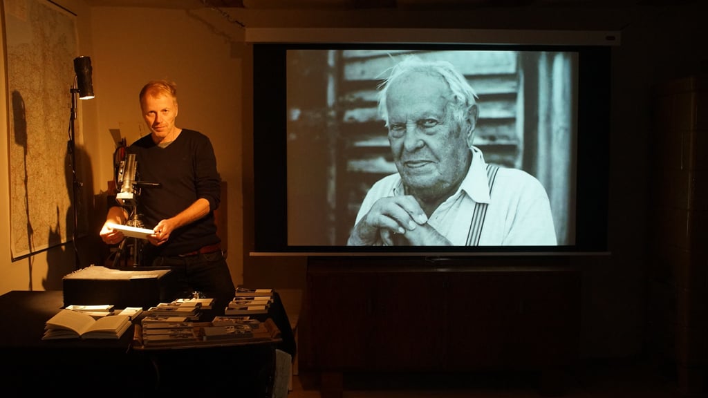 Volker Gerling porträtiert mit seinen Daumenkinos Menschen und erzählt ihre Geschichten. 