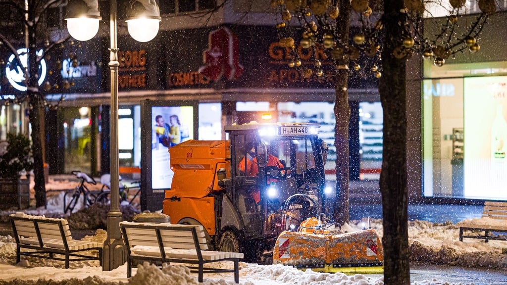 Viele Straßen im Nordwesten sind mittlerweile von Schnee und Eis befreit worden. (Archivfoto)