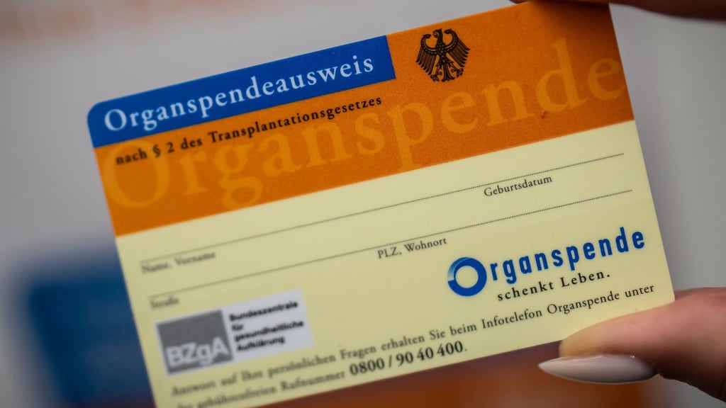 Im Osten Deutschlands sind die Spenderzahlen bei Organspenden besonders hoch. (Archivbild)