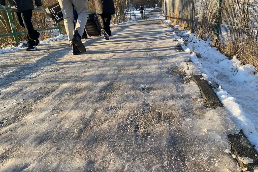 Erfurts Friedhöfe bleiben heute wegen Glättegefahr geschlossen. (Symbolbild)