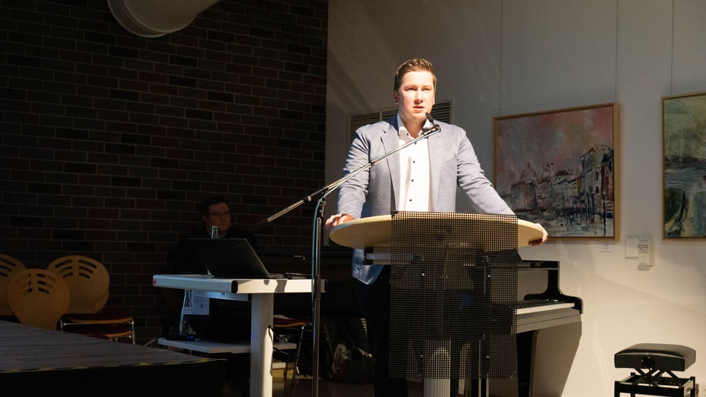 Der CDU-Landtagsabgeordnete Tim Teßmann will sich in Gutenswegen den Fragen von Bürgern stellen.