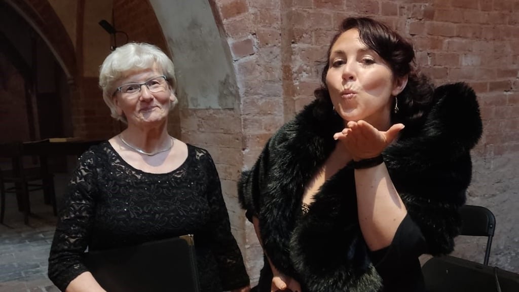 Vorstandsvorsitzende Brigitte Knopp (l.) und Sandra Pierau, verantwortlich für die Öffentlichkeitsarbeit, freuen sich auf die anstehenden Konzerte.