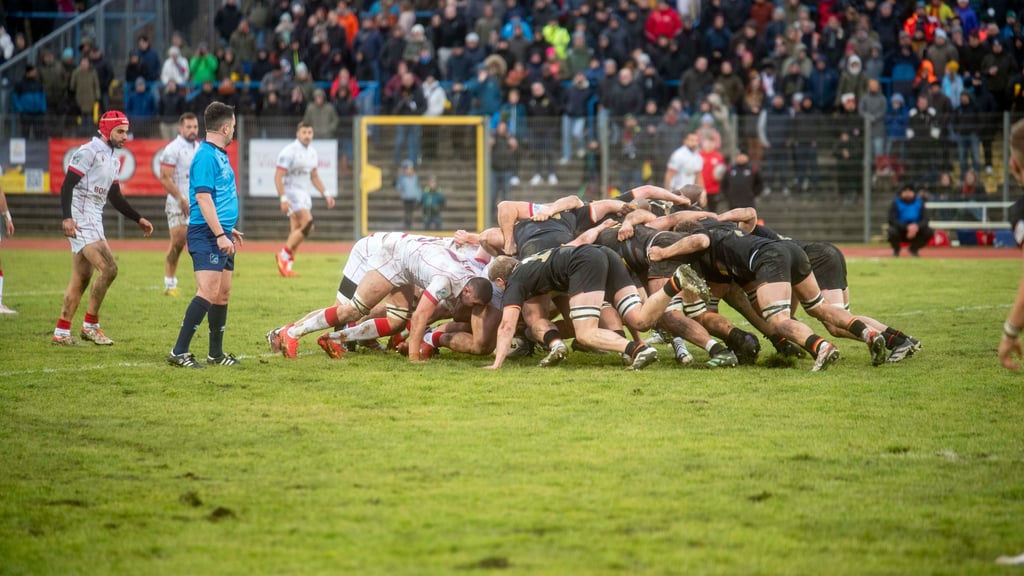 2024 kamen über 5.000 Zuschauer zum Rugby-EM-Länderspiel zwischen Deutschland (in schwarz) gegen Georgien und erlebten ein Spektakel. 