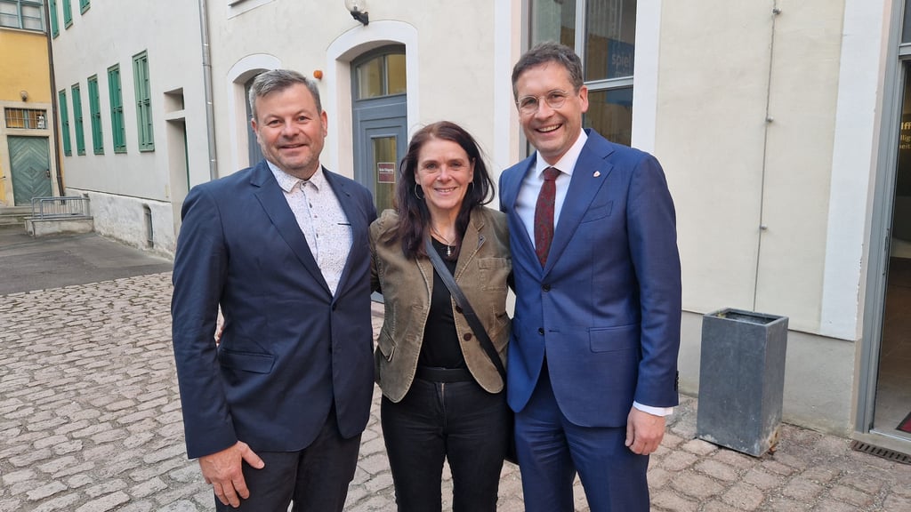 Dieses Foto ist Geschichte: Nach nur zehn Monaten im Amt hat sich Alexander Vogt (rechts) von seinen engsten Vertrauten Beate Saubke und Achmed Großer getrennt. 