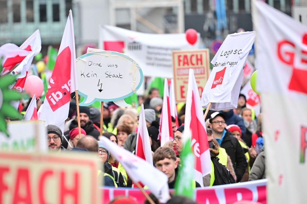 Bereits am 18. Dezember hatten Gewerkschaften im Rahmen der aktuellen Tarifrunde zu einem Warnstreik im öffentlichen Dienst Berlins aufgerufen. (Archivbild)