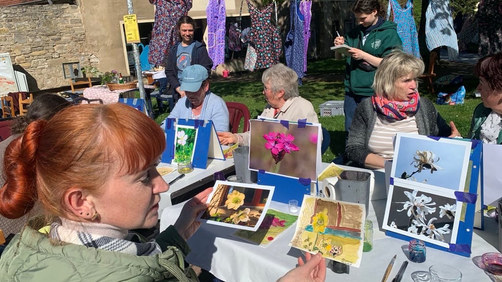 Einfach mal machen - das kann man im Kunstkonsum in Heiligenthal. Das Foto entstand bei der Umsetzung des  Revierpionierprojektes „Augen auf, auch hier gibt`s Dinosaurier“. 