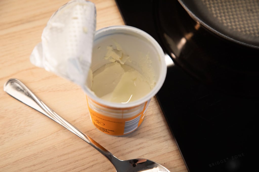 Einmal geöffnet, lässt sich ein Schmandbecher nicht mehr verschließen - oder?